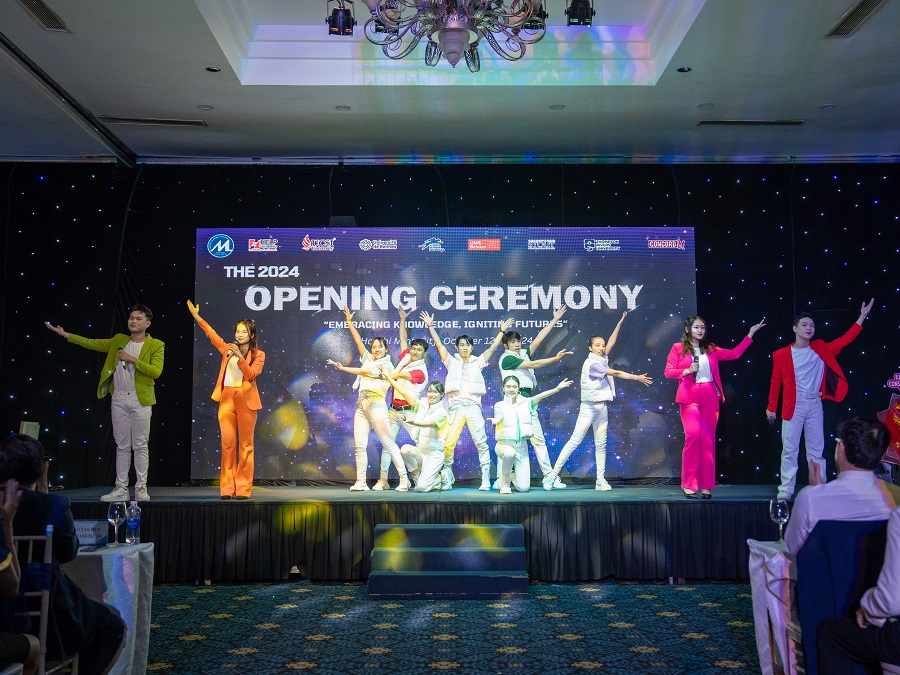 The University of Finance and Marketing organized the Graduation and Opening Ceremony for the 2024 International Joint Programs.
